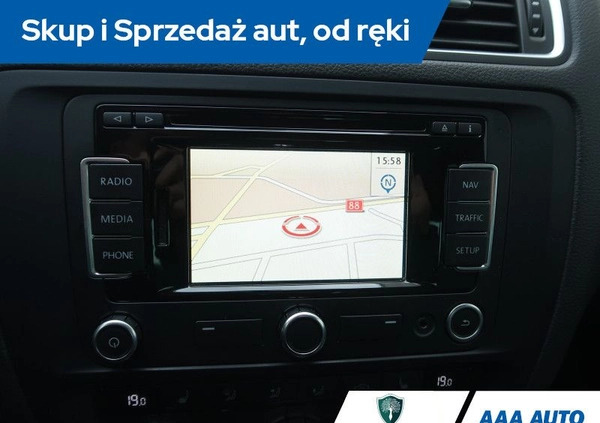 Volkswagen Jetta cena 40000 przebieg: 121094, rok produkcji 2013 z Działoszyn małe 326